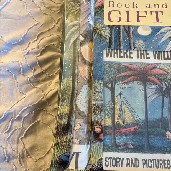 RARE  & SEALED "Where The Wild Things Are" 25th Anniversary Poster & Book Set - Picture 2 of 4